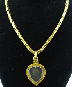 22ct chain with pendant