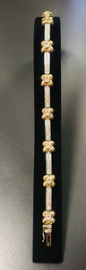 18ct flower diamond bracelet