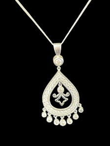 White gold 9ct necklace