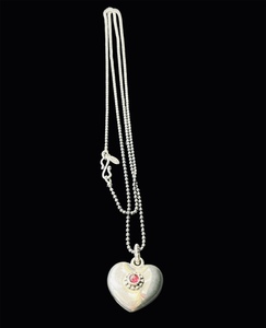 Pandora heart pendant and chain