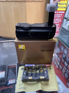 Nikon MB-D200 Battery Pack