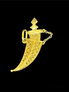 Arabic dagger 18ct