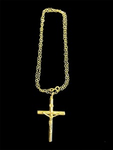 18” chain and crucifix