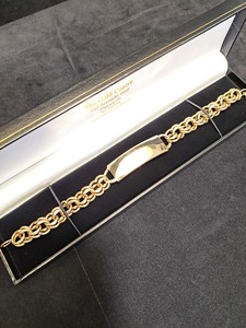 9ct Double Curb Link ID Bracelet, approximately 40.08g, hallmarked